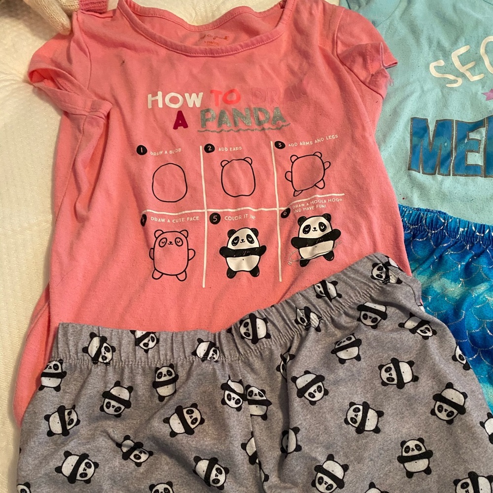 4 sets of girls pajamas